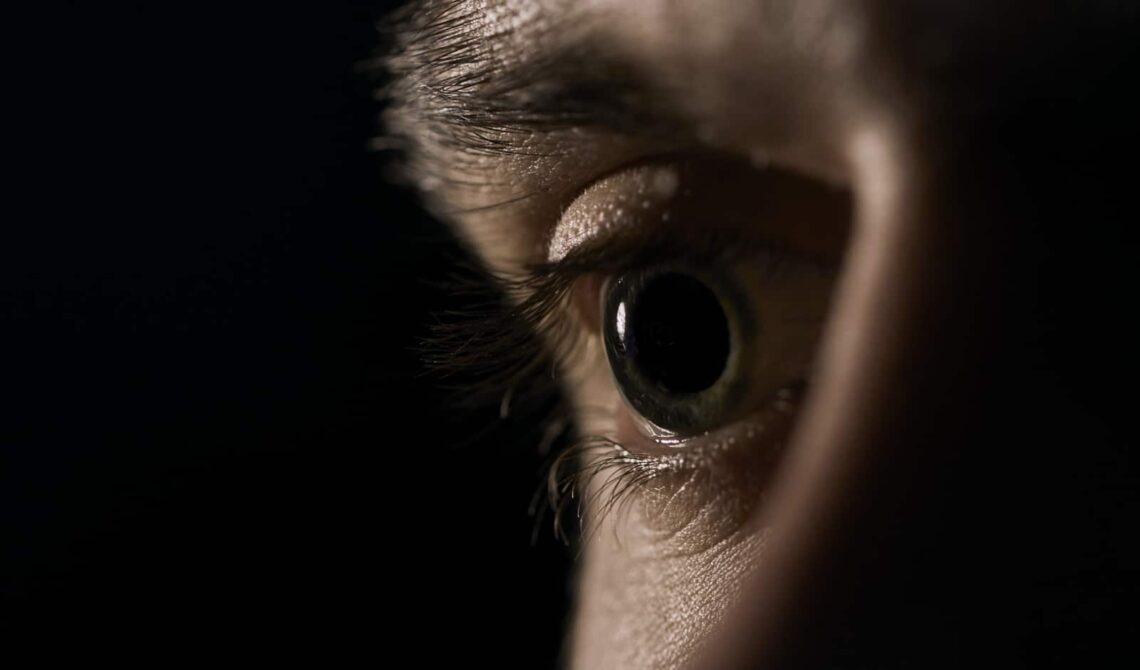 effect of drug abuse on eyes